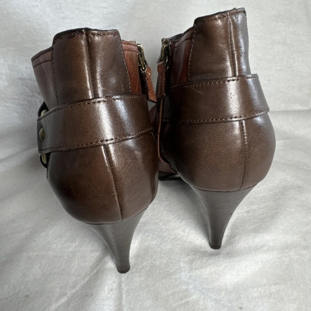 Cole Haan Ankle Boots High Heel Booties 2 Tone Brown Leather Side Zip Buckle 7.5